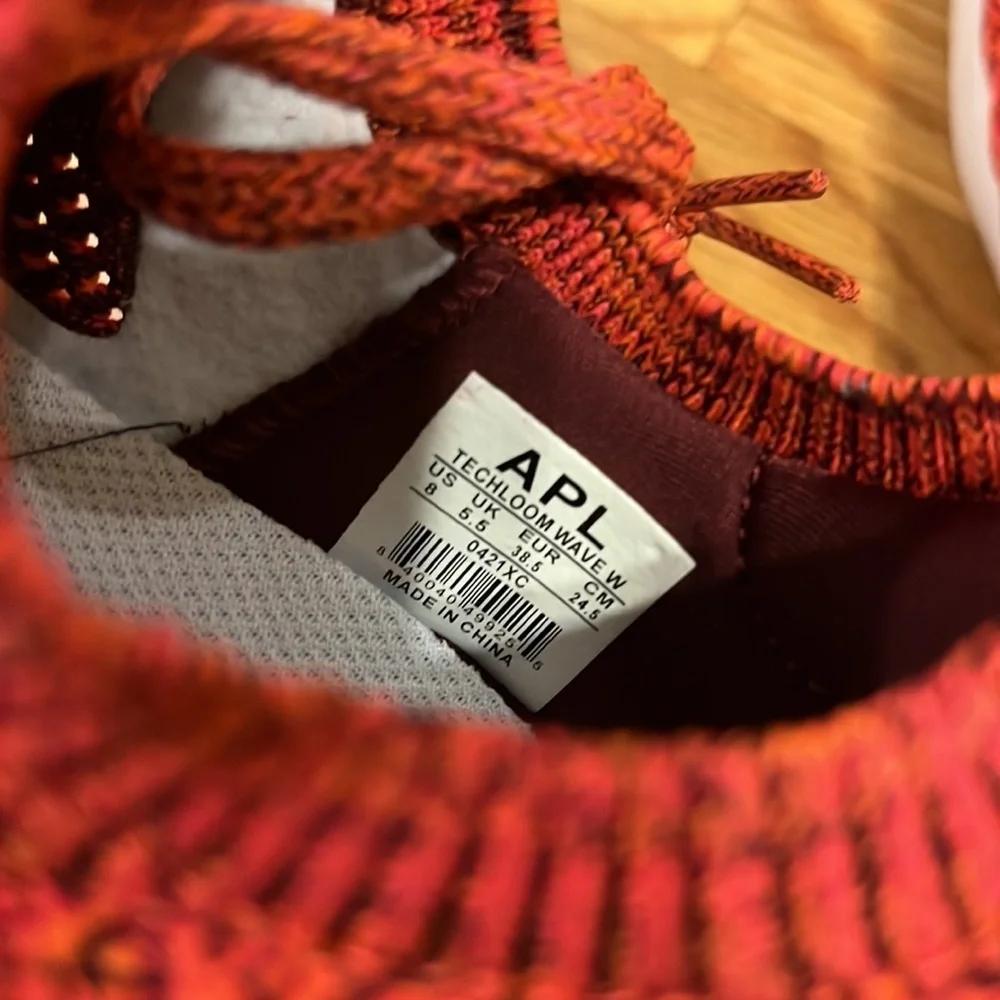 APL TechLoom Wave Sneakers 8 NEW